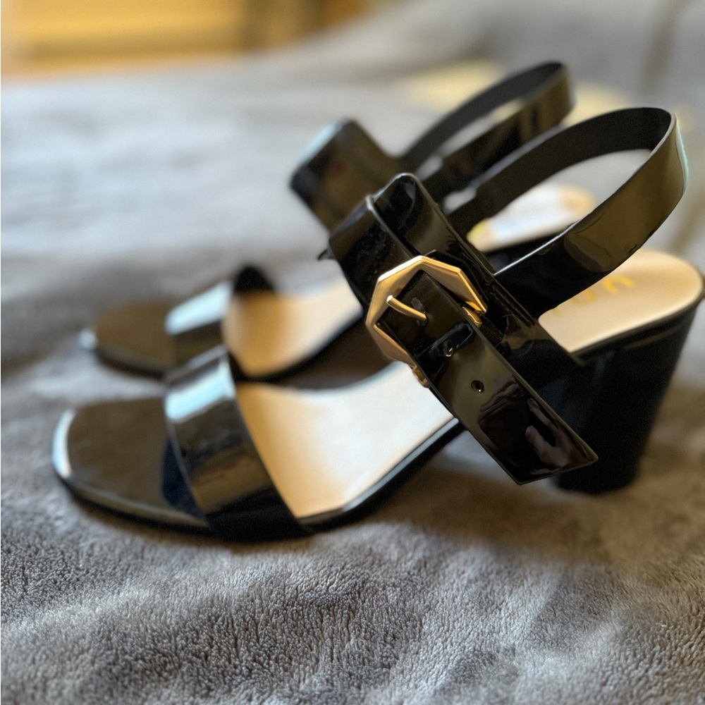 Unisa Black Patent Leather Sandals Block Heel Ankle Strap Dressy Size 9 - Picture 2 of 4